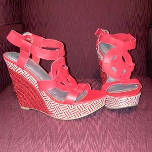 Choral colored wedges